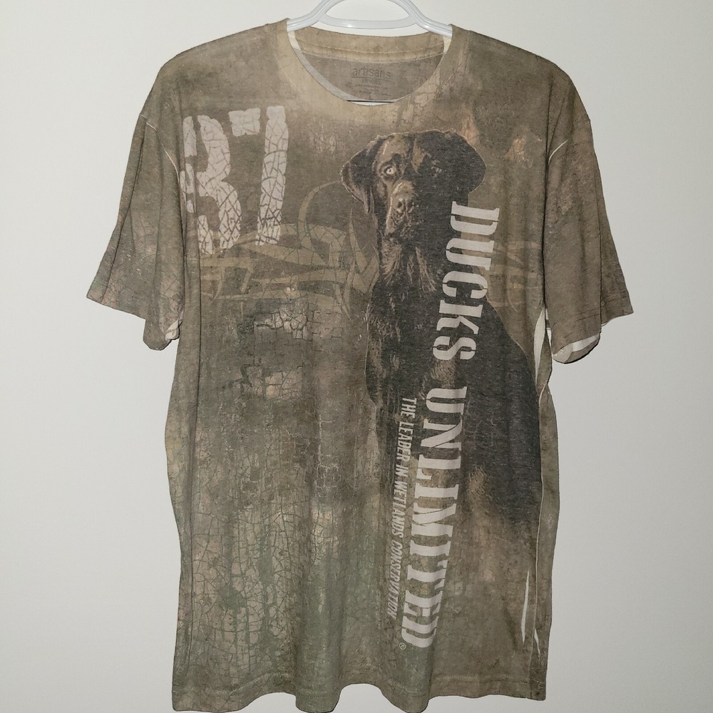 Artisans Apparel Ducks Unlimited Short Sleeve T-Shirt Men's Size Large Camo Dog
